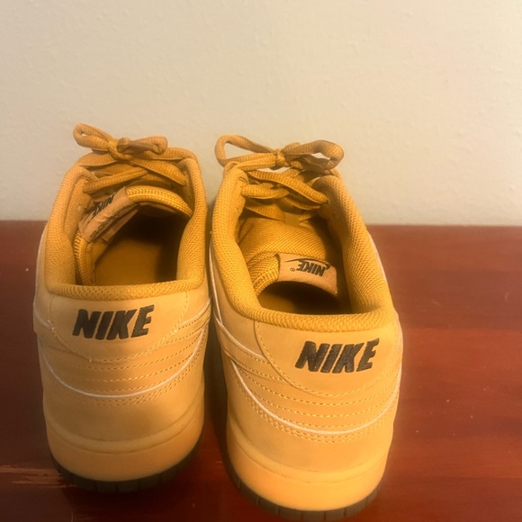 Nike Men's Nike Dunk Low Wheat Excellent Condition - Picture 2 of 6